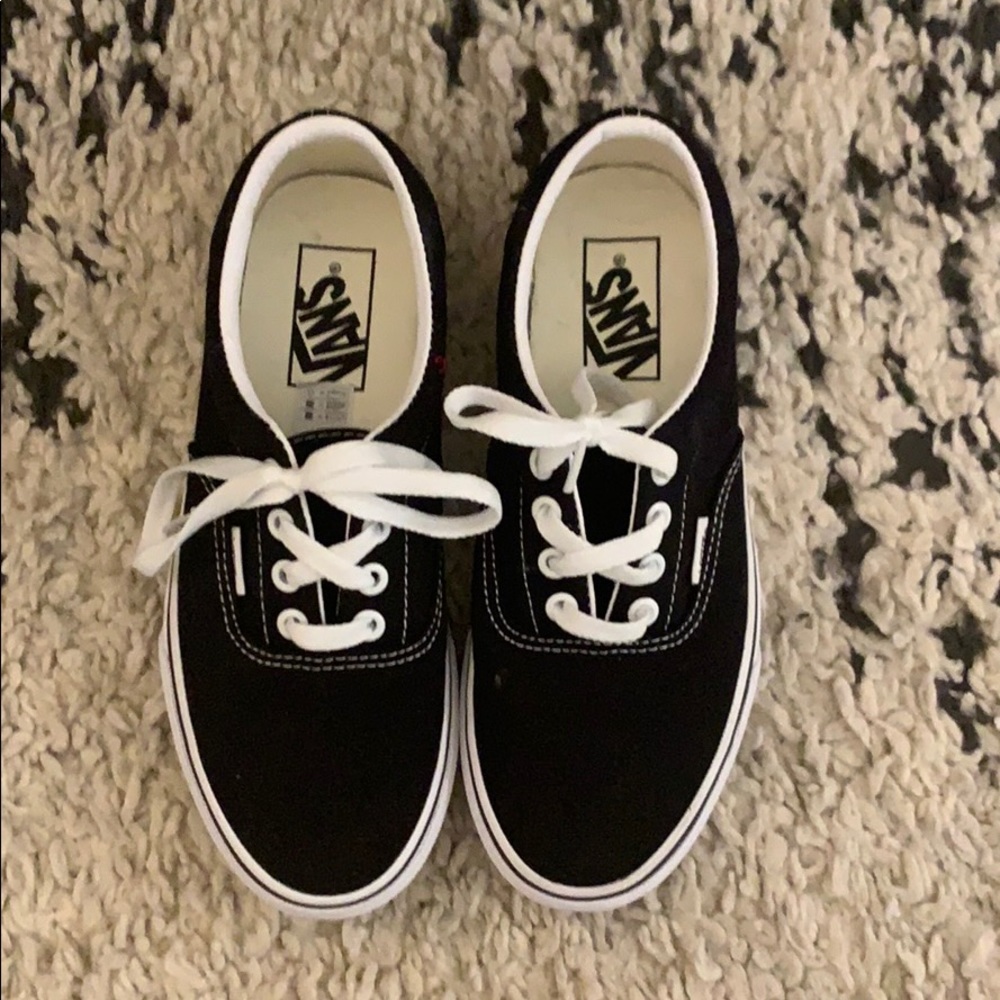 New Vans Tennis shoes women size 6.5